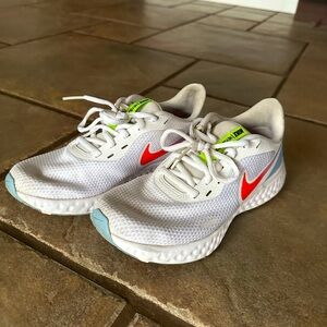 Nike Women’s Gym Shoes - size 6